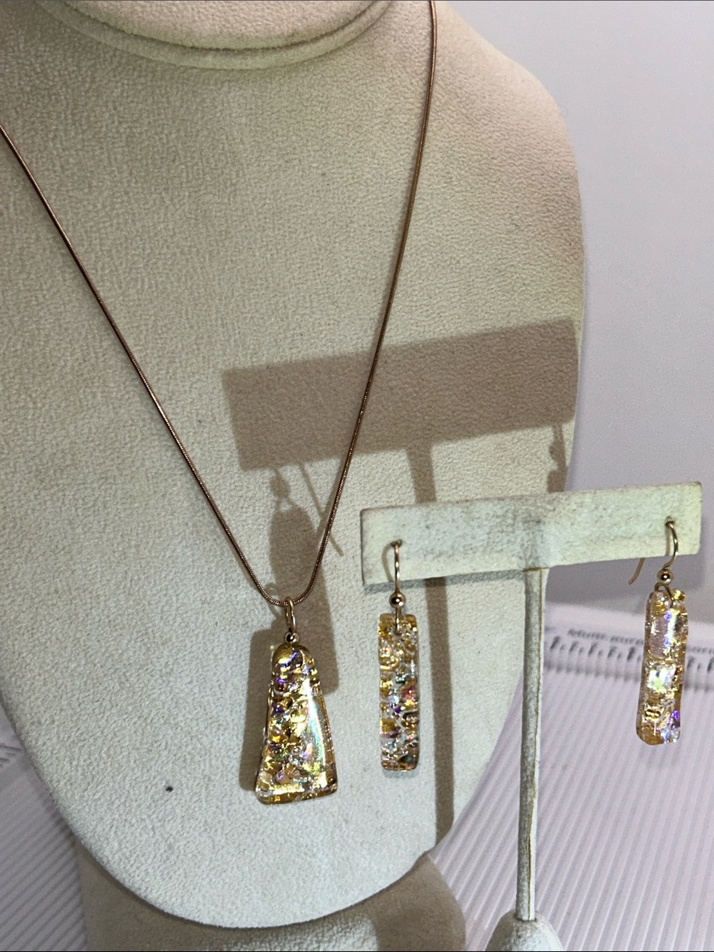 Glass Gold Sparkle Teardrop Pendant Necklace and Earrings Set